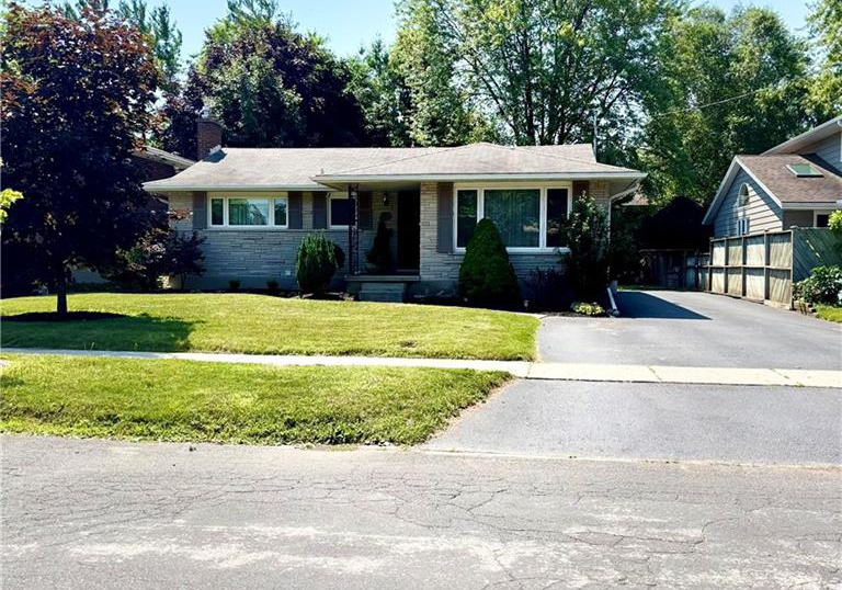83-burbank-road-kitchener-ontario-40764322