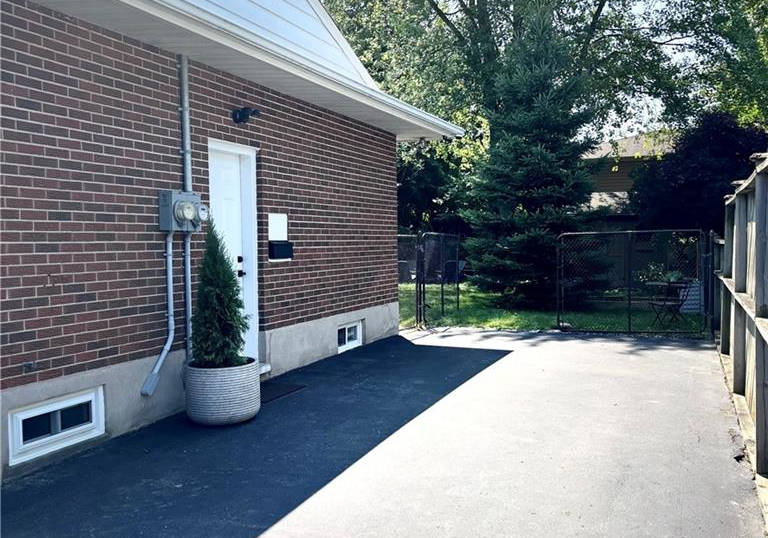 83-burbank-road-kitchener-ontario-40764322