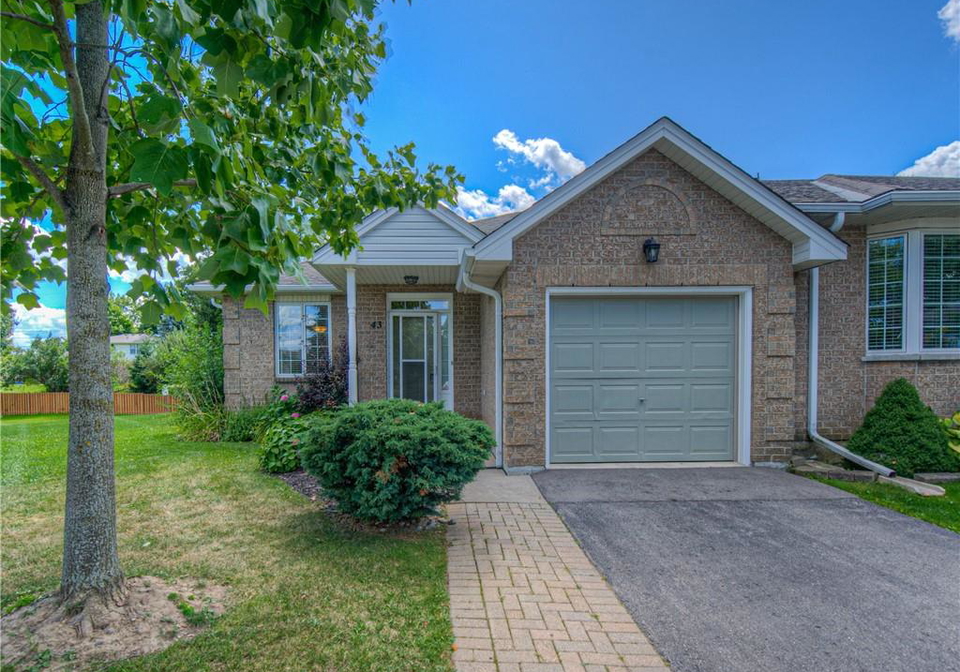 43-postoaks-drive-mount-hope-ontario-40764323