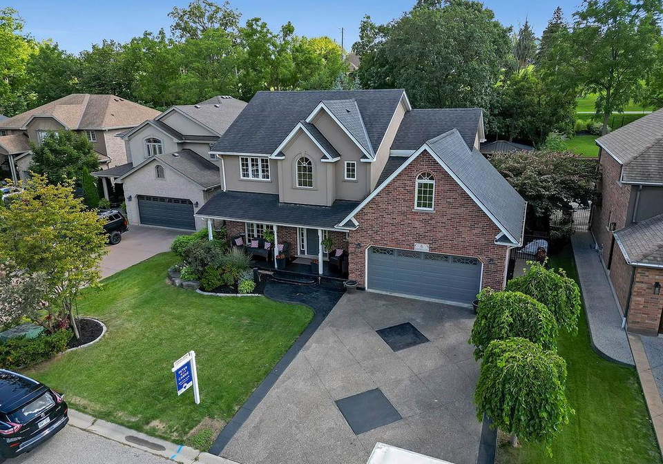 8-meadowlea-court-caledonia-ontario-40764339