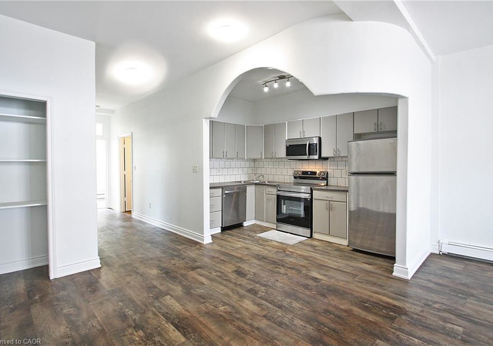 590-main-street-e-hamilton-ontario-40764347