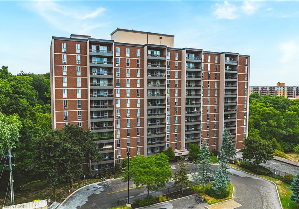 1968-main-street-w-hamilton-ontario-40764354