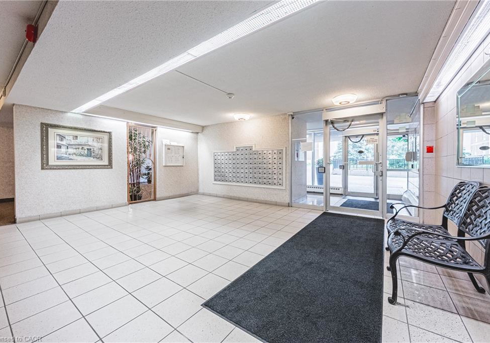 1968-main-street-w-hamilton-ontario-40764354
