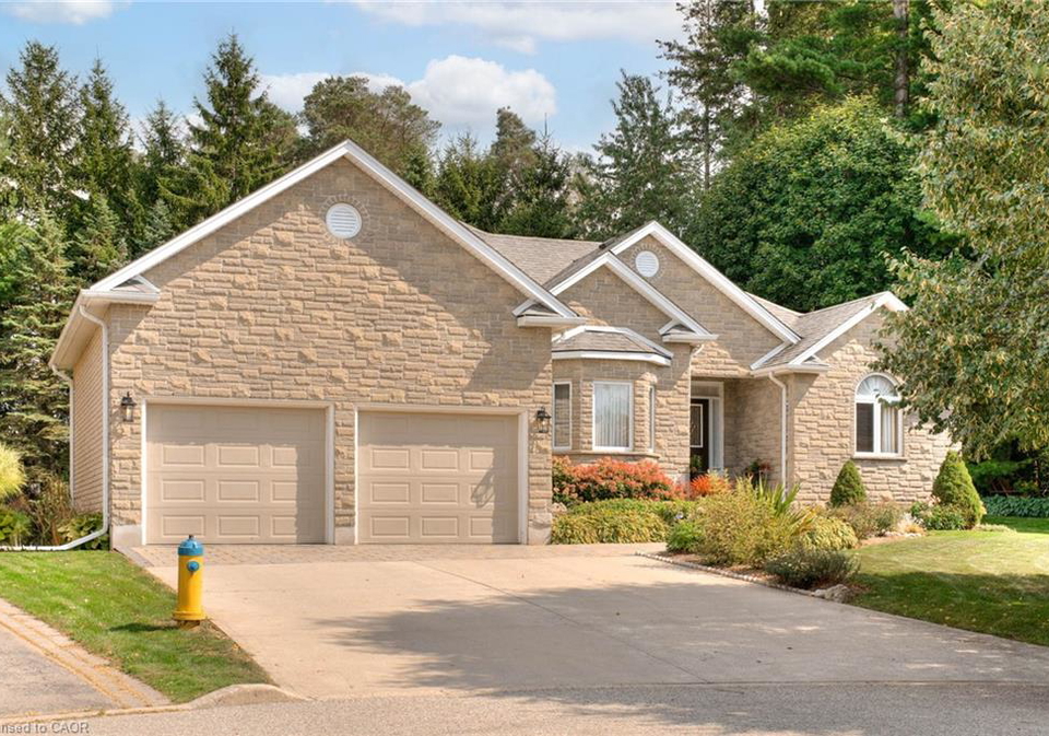 422-hagen-court-waterloo-ontario-40764359