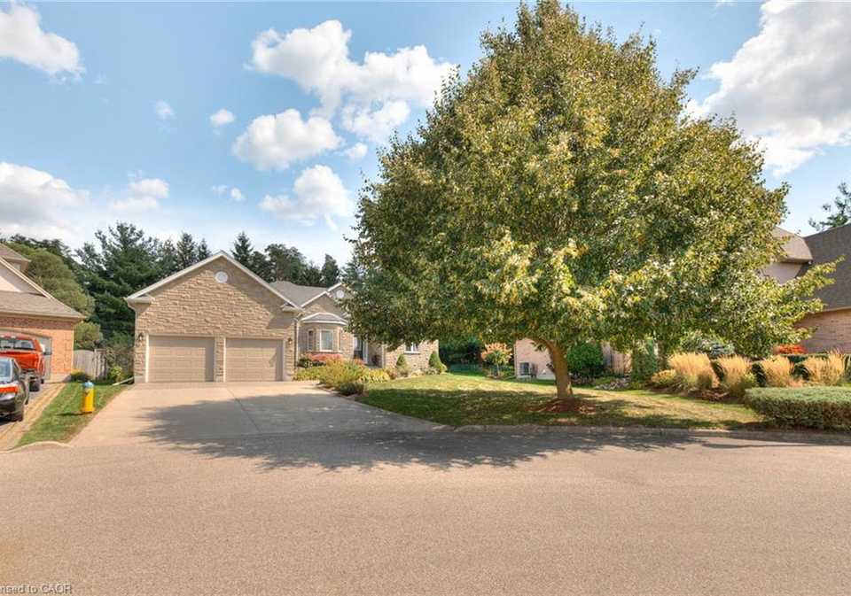 422-hagen-court-waterloo-ontario-40764359