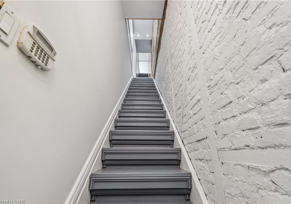 197-king-street-e-apt-2-hamilton-ontario-40764457
