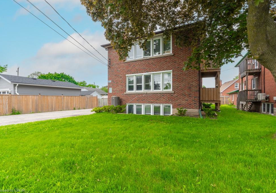 225-bruce-street-kitchener-ontario-40764556