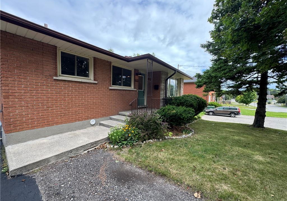 456-speedvale-avenue-a-guelph-ontario-40764716