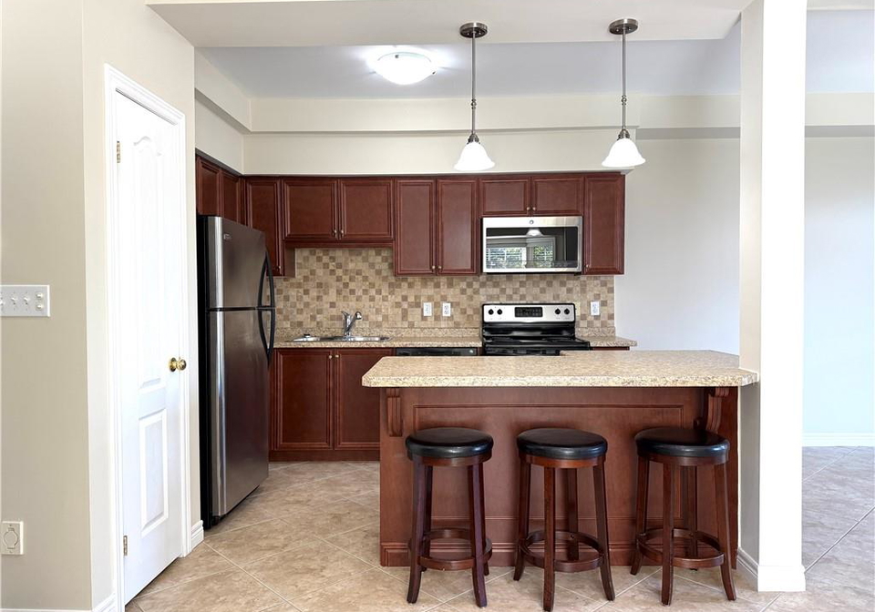 92-marina-point-crescent-stoney-creek-ontario-40764763