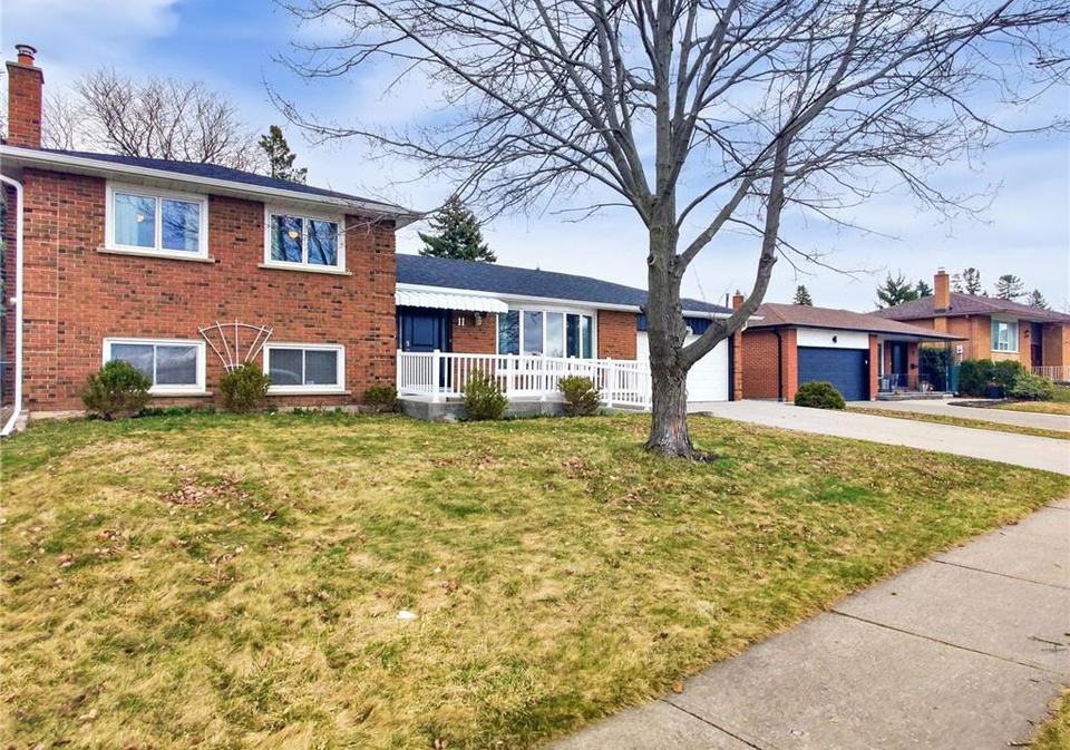 11-meadowland-gate-brampton-ontario-40764777