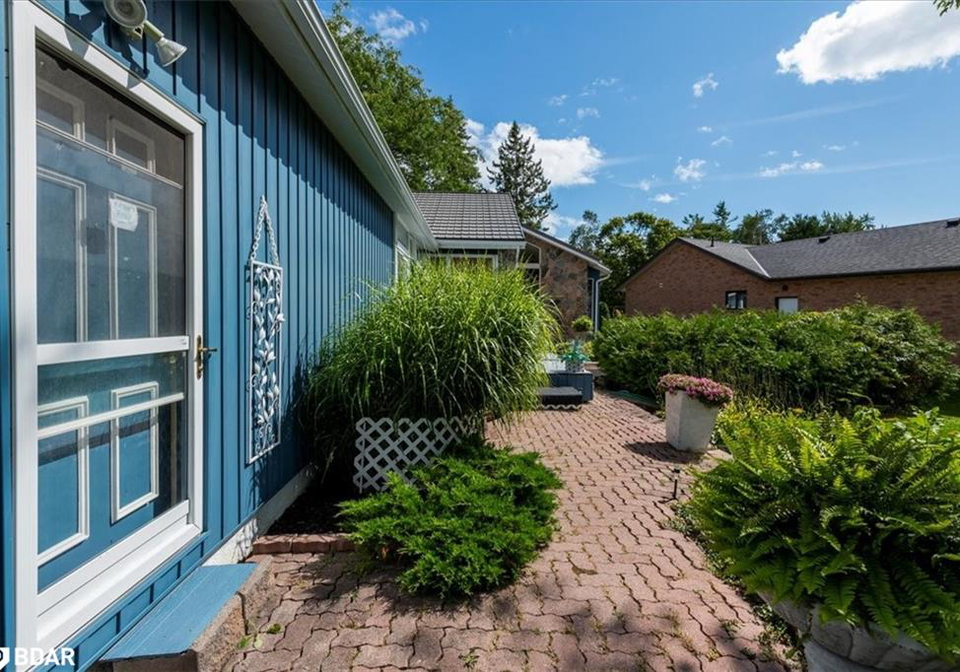 42-old-indian-trail-brechin-ontario-40764834