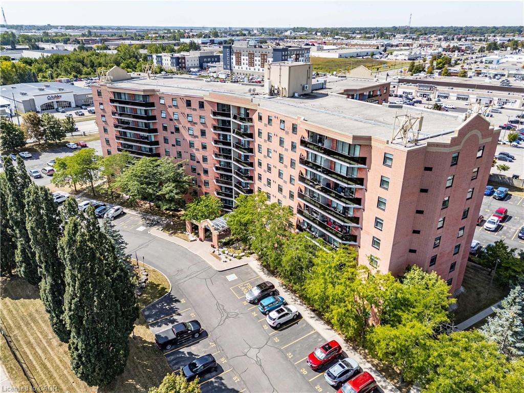 9-bonheur-court-brantford-ontario-40764864