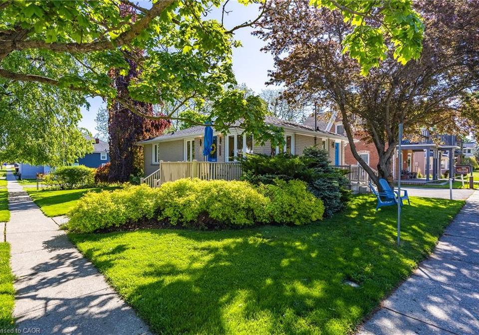 100-market-street-e-port-dover-ontario-40764987