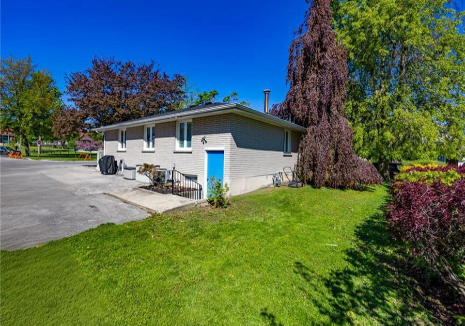 100-market-street-e-port-dover-ontario-40764987
