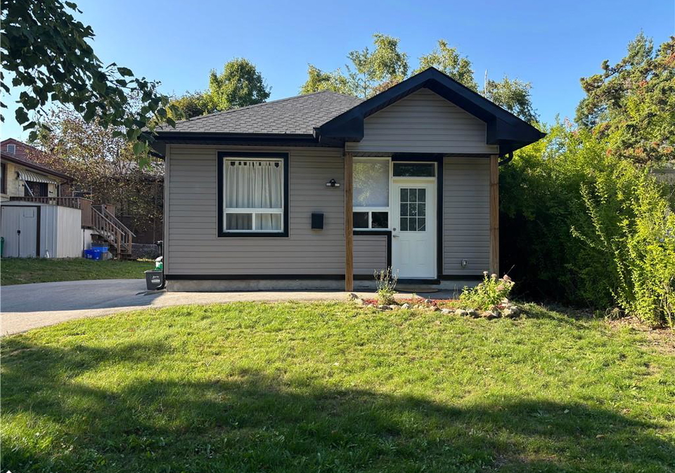 1-vine-street-barrie-ontario-40765044
