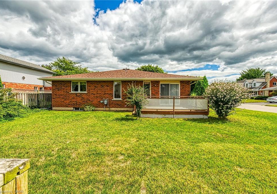 47-falls-crescent-simcoe-ontario-40765092