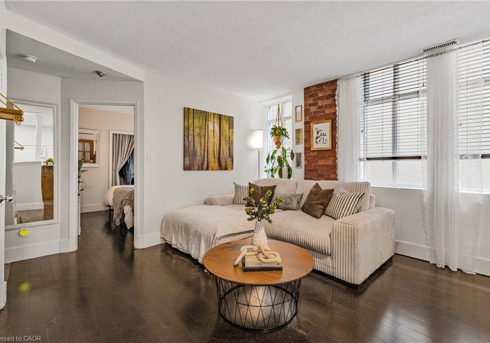 36-james-street-s-hamilton-ontario-40765177