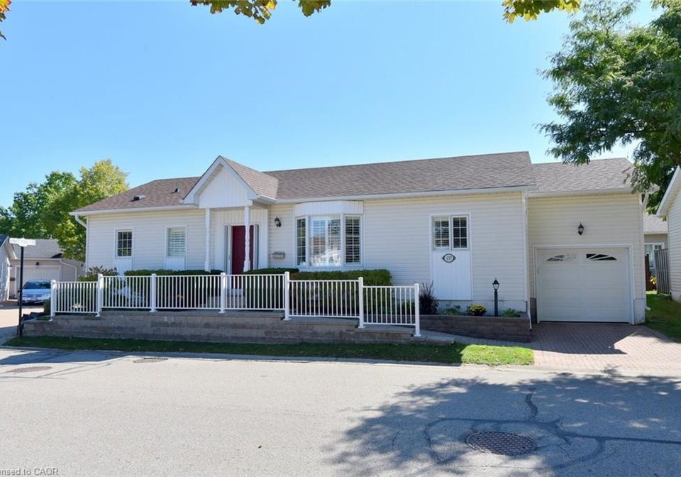 137-silverbirch-boulevard-mount-hope-ontario-40765289