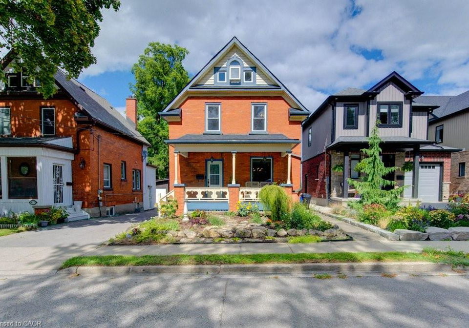 921-moore-street-cambridge-ontario-40765311