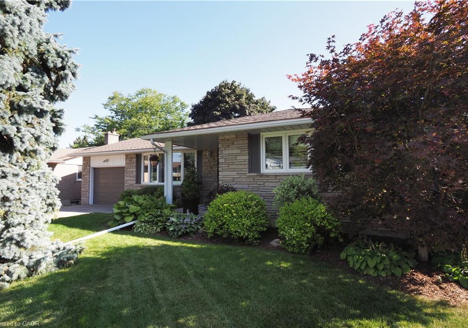 20-gay-crescent-kitchener-ontario-40765336