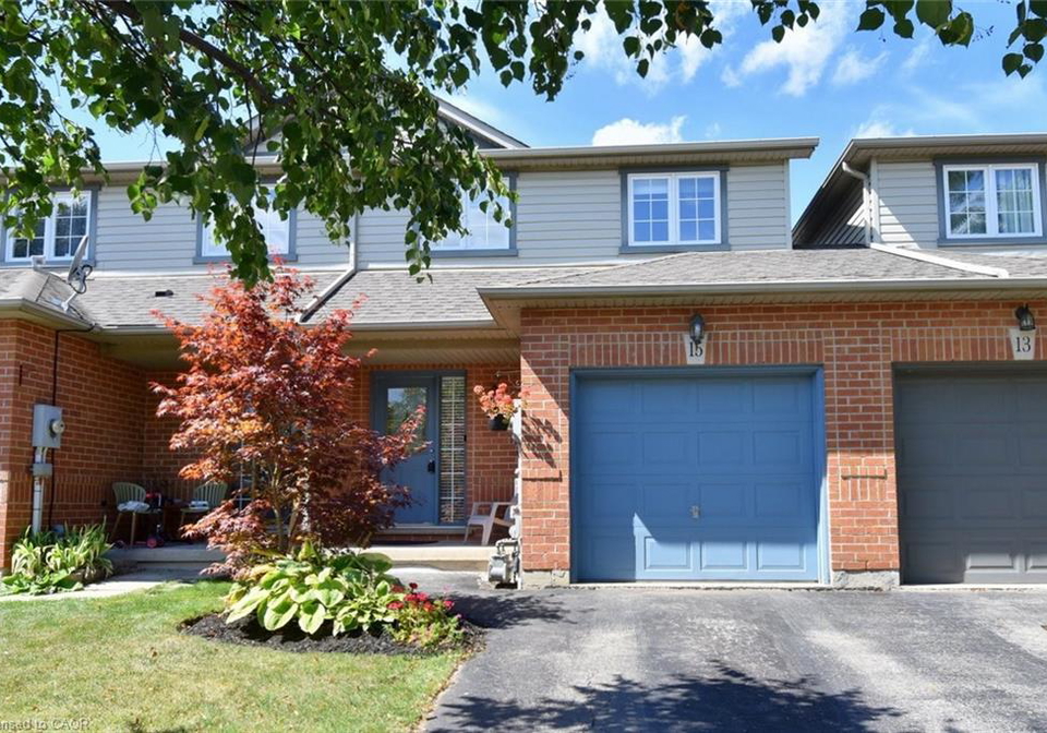 15-bronte-court-waterdown-ontario-40765379