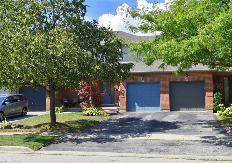 15-bronte-court-waterdown-ontario-40765379
