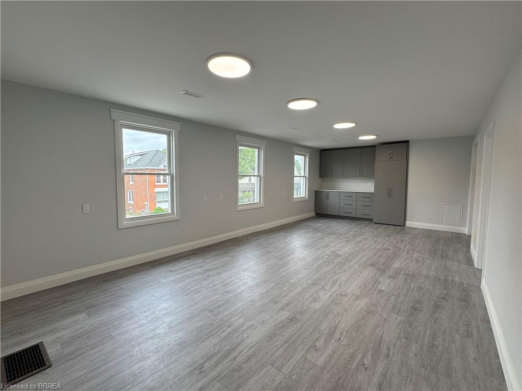 181-brant-avenue-brantford-ontario-40765387