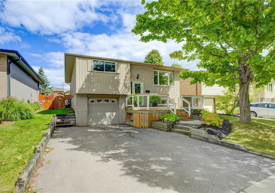 18-sugar-maple-street-kitchener-ontario-40765582