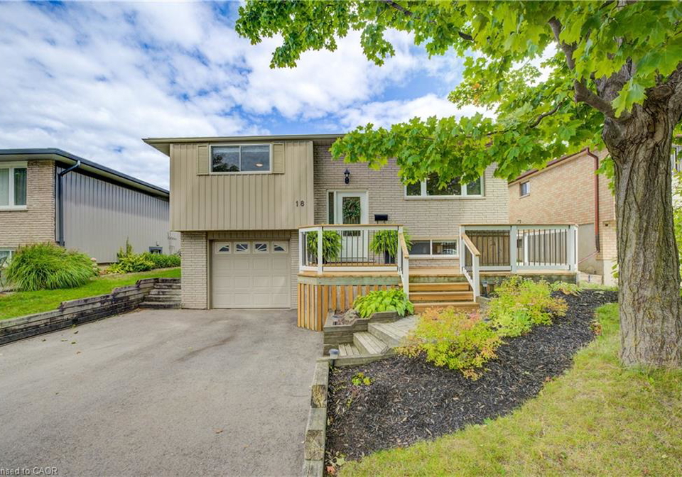 18-sugar-maple-street-kitchener-ontario-40765582