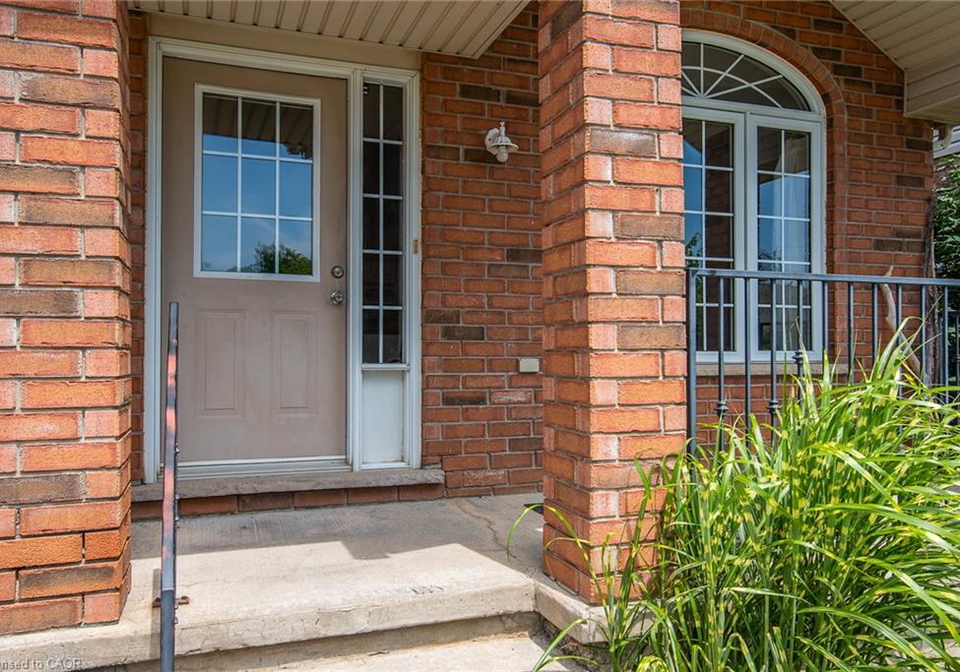 863-brandenburg-boulevard-waterloo-ontario-40765721