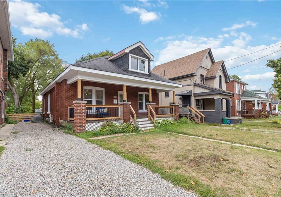 132-dundas-street-brantford-ontario-40765739