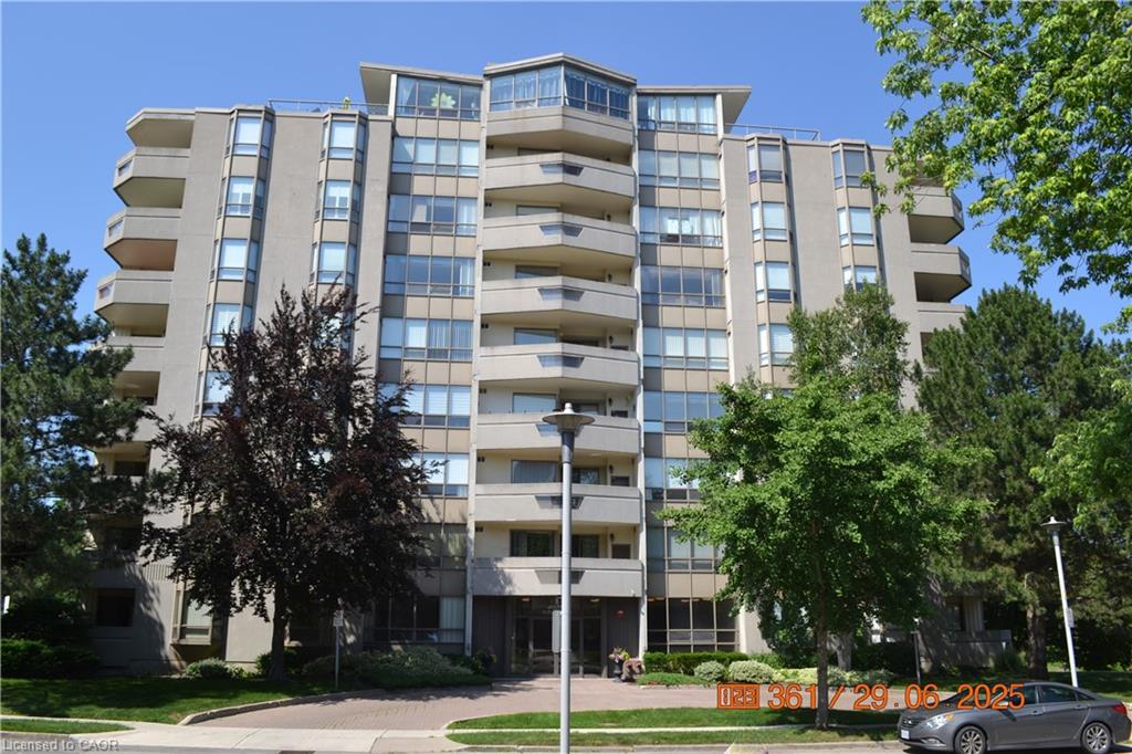 8-village-green-boulevard-stoney-creek-ontario-40765771