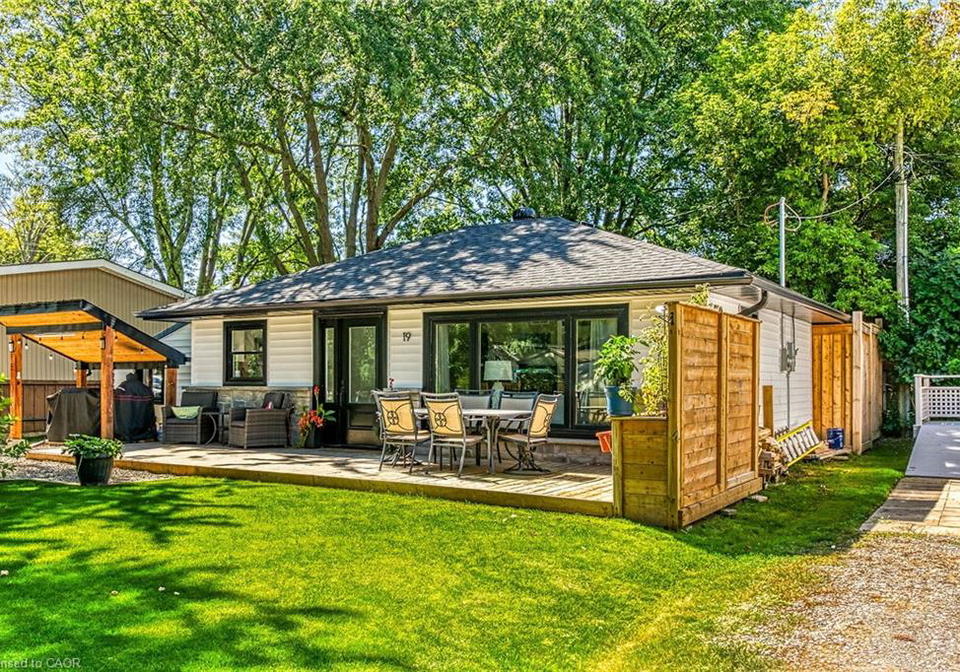 19-3rd-street-selkirk-ontario-40765783