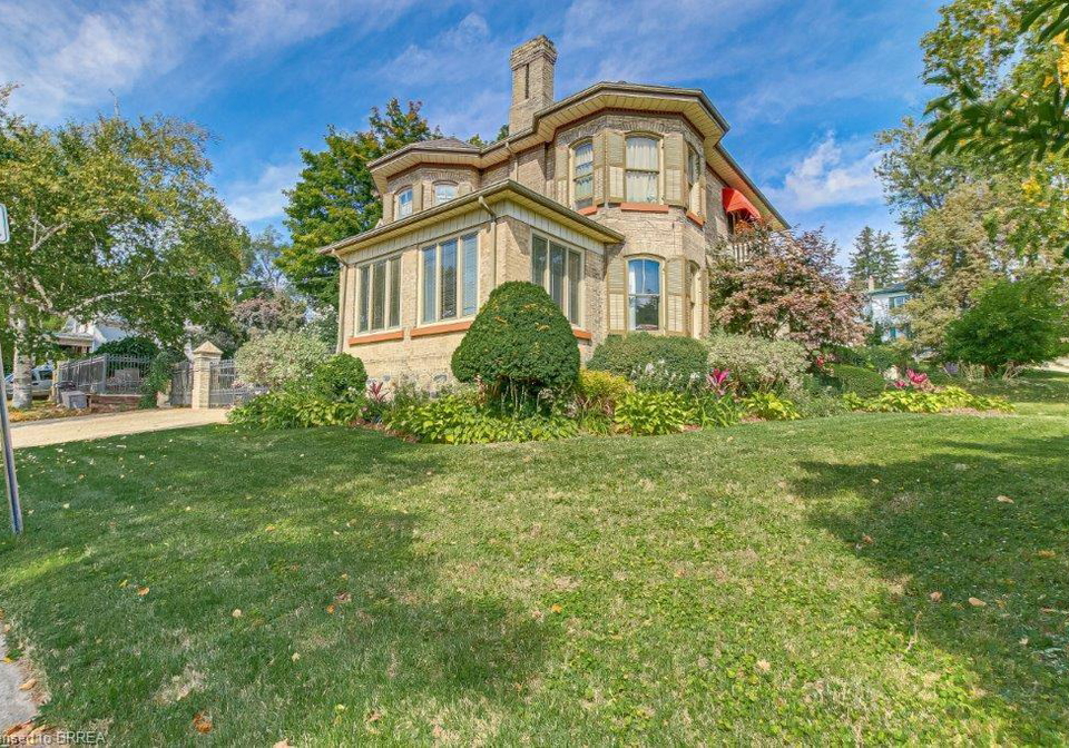 40-broadway-street-e-paris-ontario-40765859