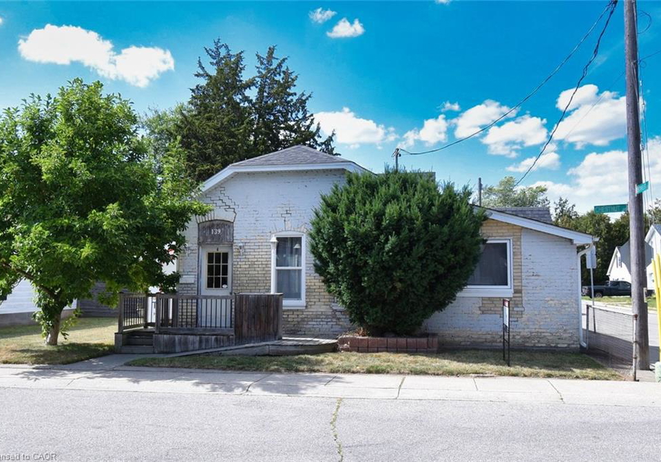 139-chestnut-avenue-brantford-ontario-40766009