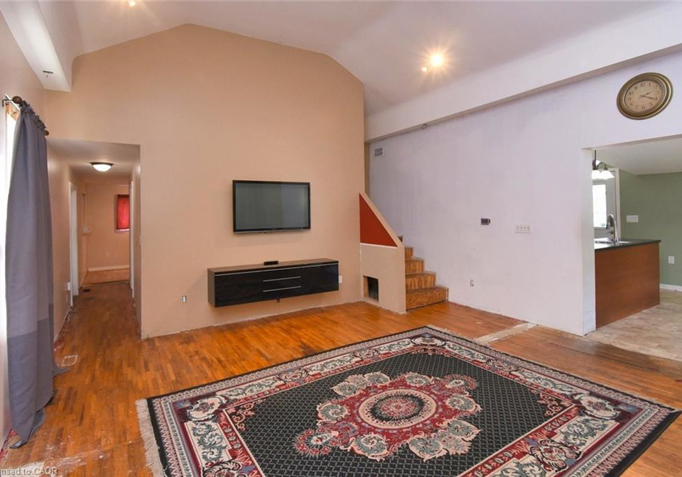 139-chestnut-avenue-brantford-ontario-40766009