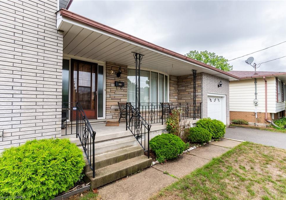 32-avondale-crescent-brantford-ontario-40766057