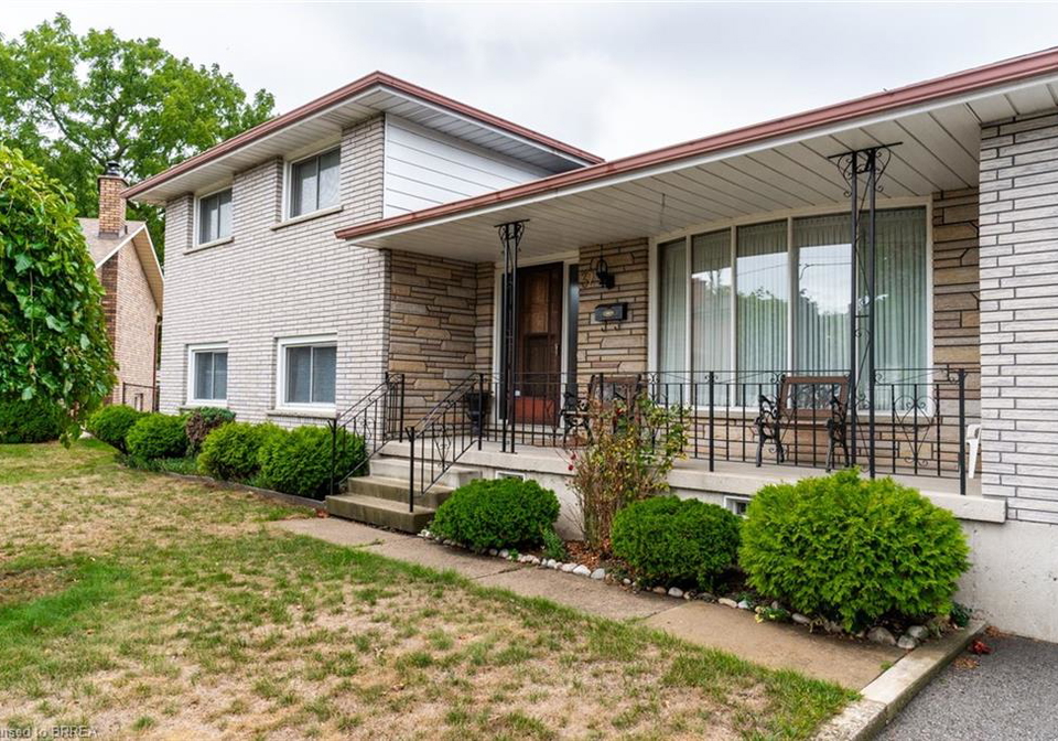 32-avondale-crescent-brantford-ontario-40766057