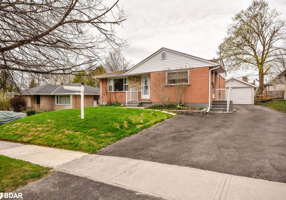 50-marion-crescent-barrie-ontario-40766087