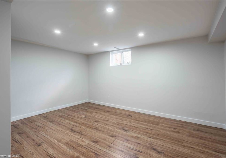 204-glow-avenue-hamilton-ontario-40766088
