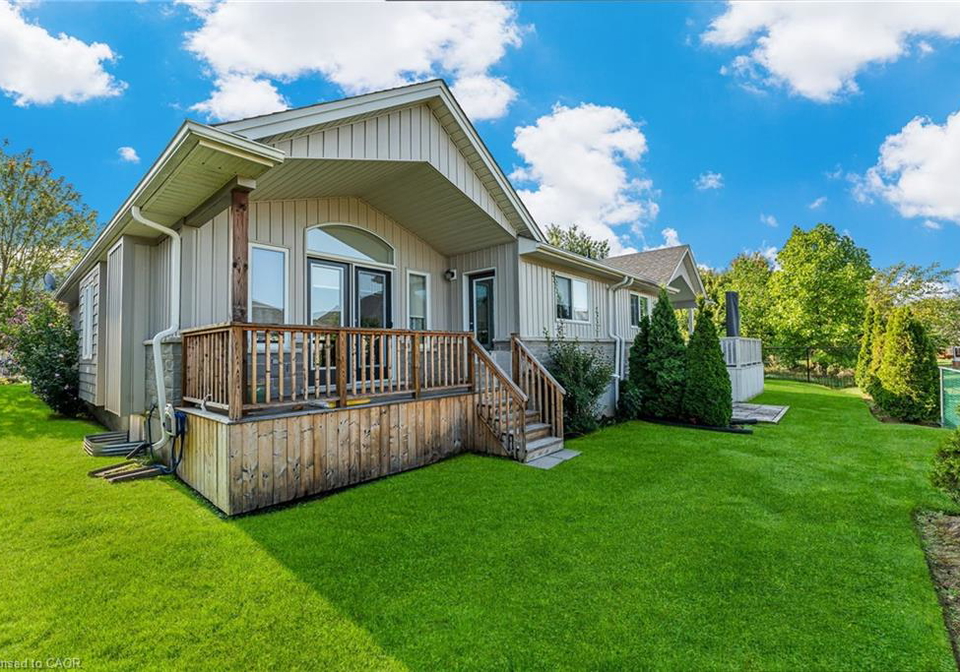 10-sunnydale-court-smithville-ontario-40766097