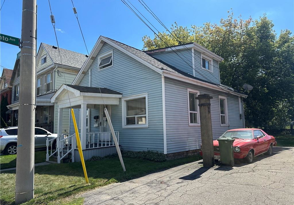 26-huron-street-hamilton-ontario-40766109