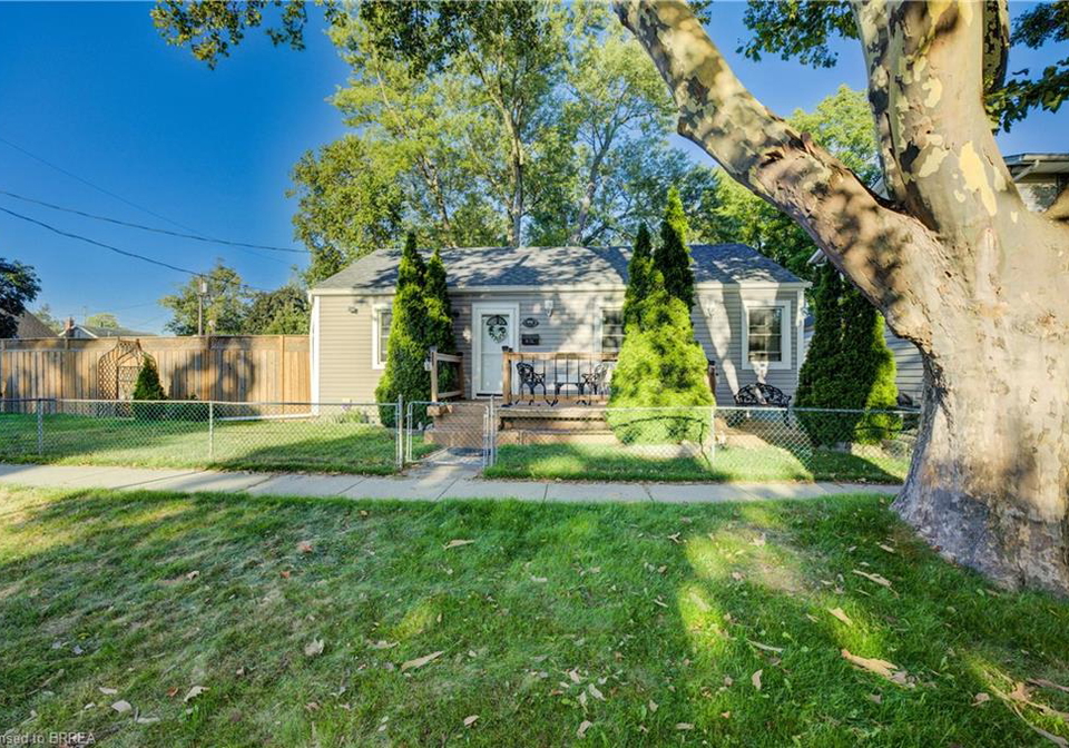 1-longfellow-avenue-st-catharines-ontario-40766123
