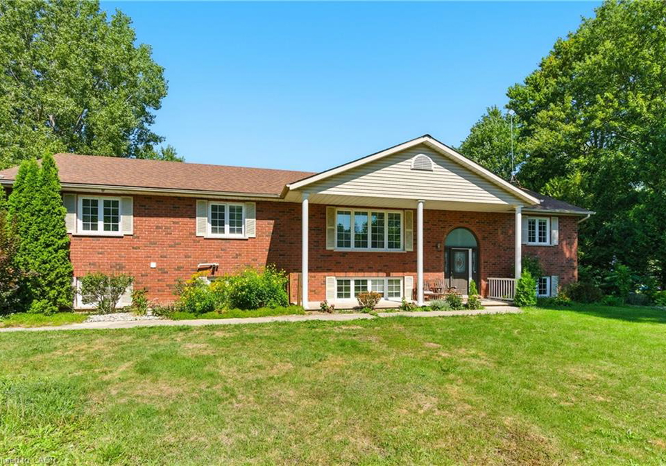 922-bird-road-dunnville-ontario-40766156