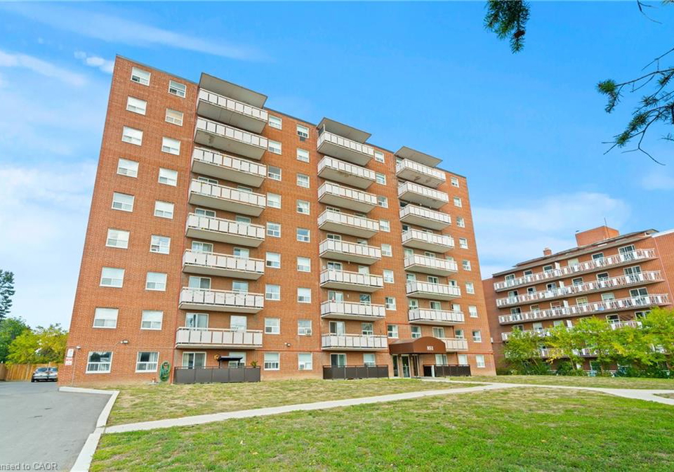 851-queenston-road-stoney-creek-ontario-40766172