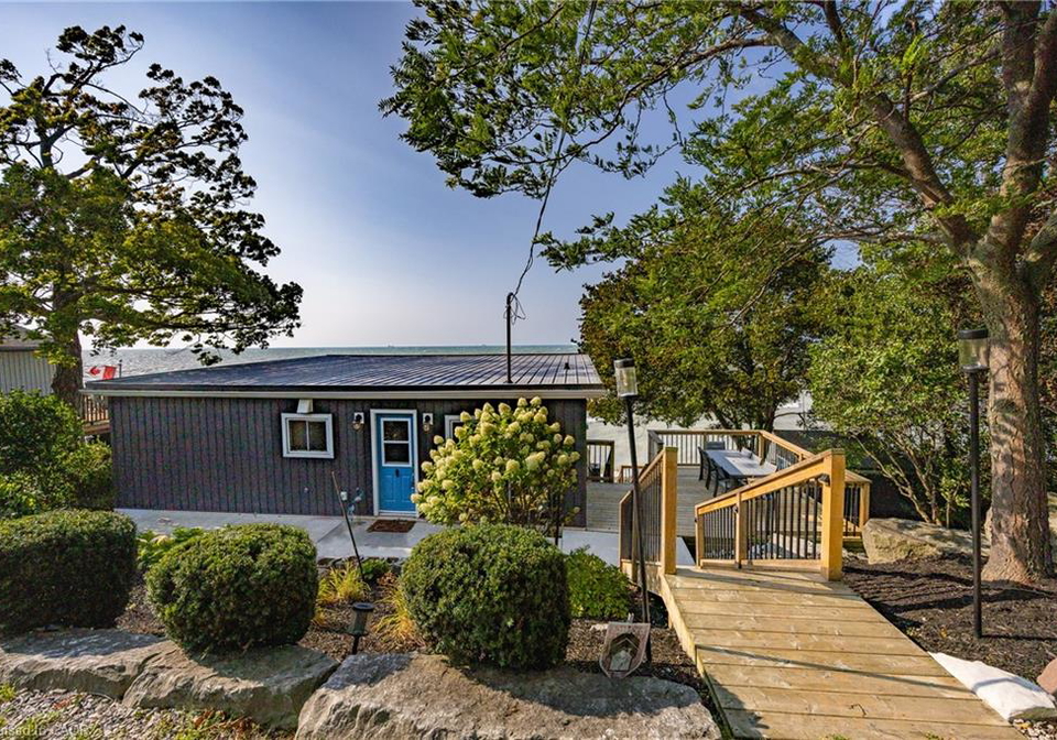 16-snider-crescent-port-dover-ontario-40766190