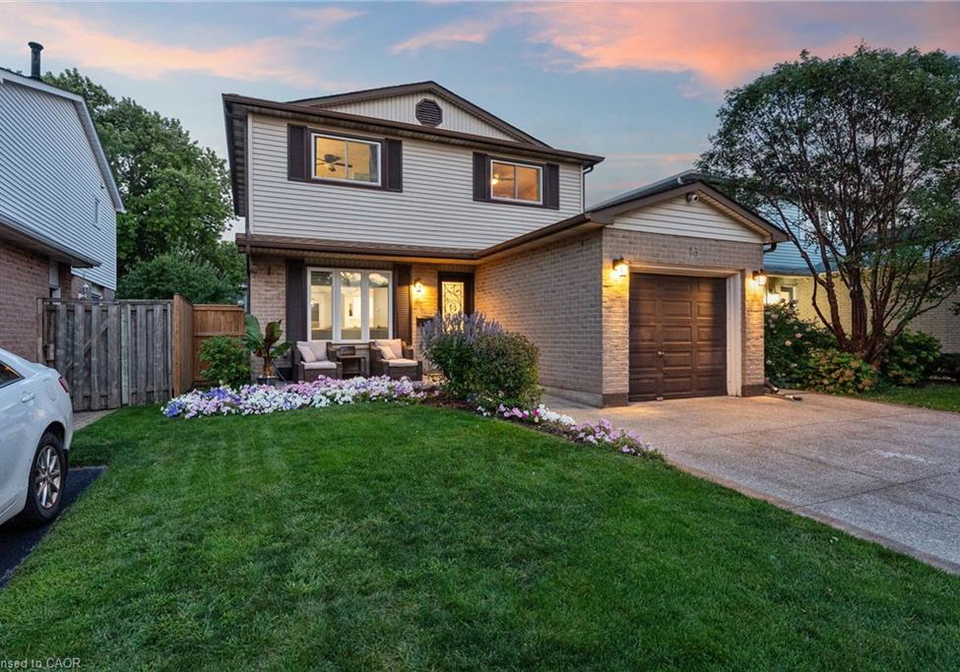 16-drakes-drive-stoney-creek-ontario-40766193