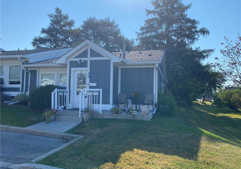49-bishop-reding-trail-hamilton-ontario-40766210