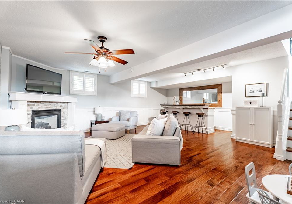 10-stonehenge-place-kitchener-ontario-40766303