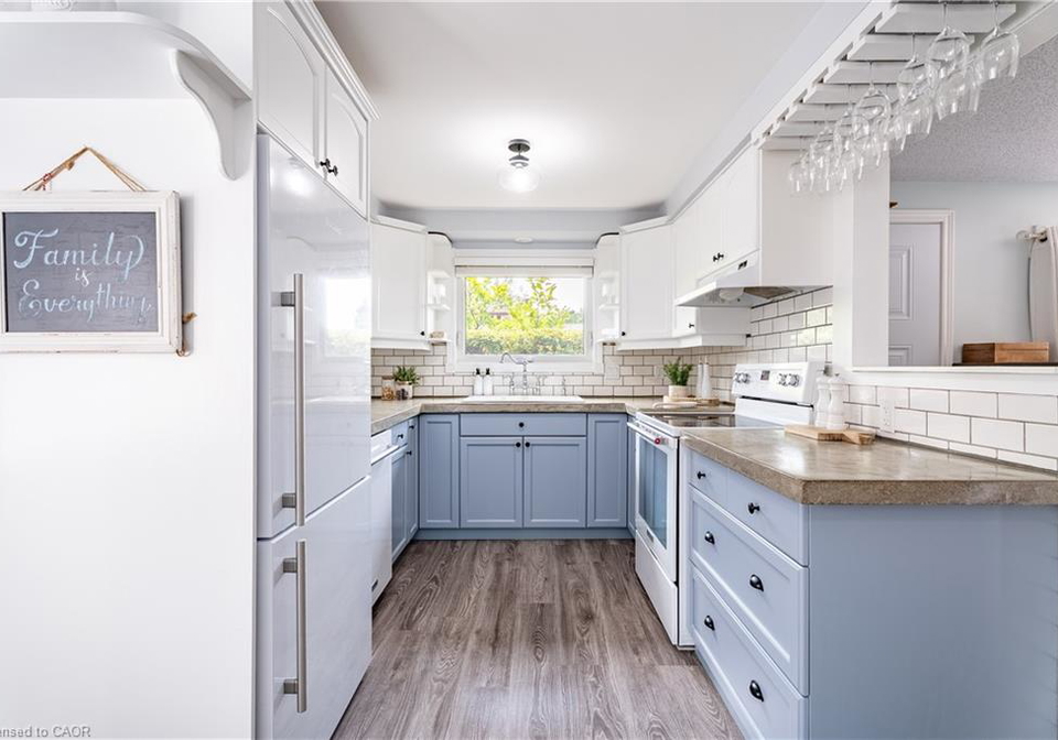 10-stonehenge-place-kitchener-ontario-40766303